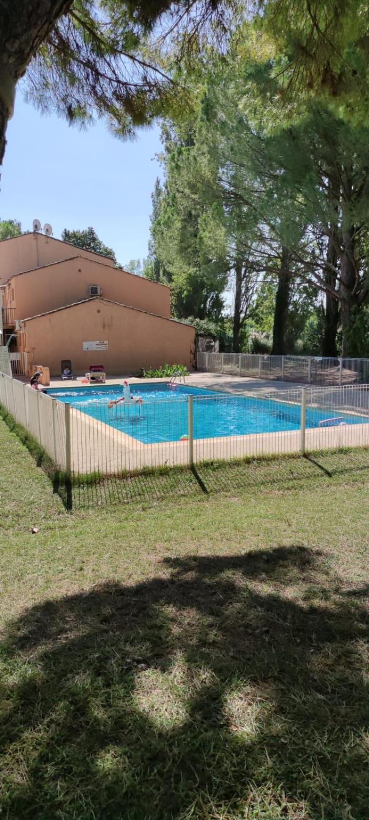 Appartement Residence De Vacances Les Hameaux De Camargue Арль Экстерьер фото